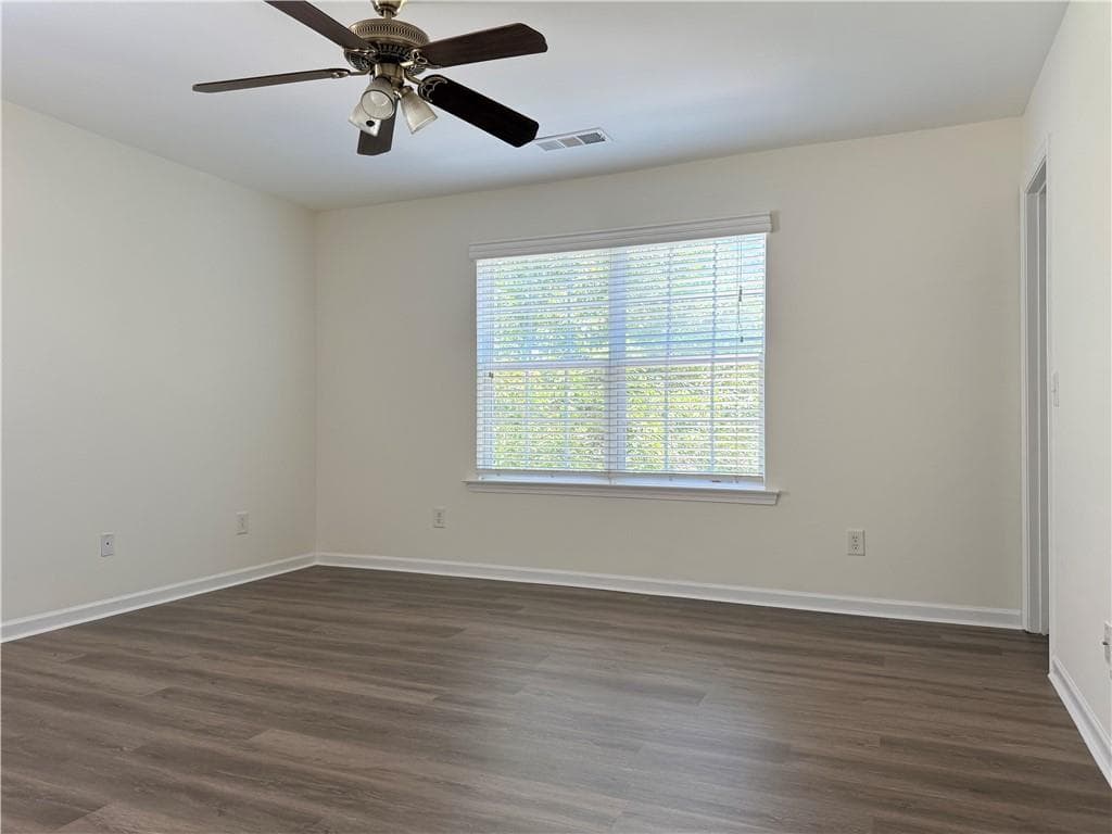 3 bedroom, 3 bathroom, 1,360 sq ft single family residence for rent at 6245 Smoke Ridge Lane, Cumming, GA 30041 for $2,100 a month — photo 6