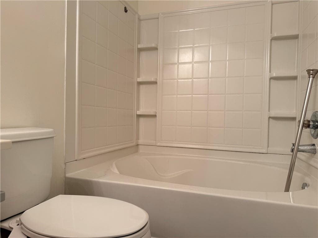 3 bedroom, 3 bathroom, 1,360 sq ft single family residence for rent at 6245 Smoke Ridge Lane, Cumming, GA 30041 for $2,100 a month — photo 8