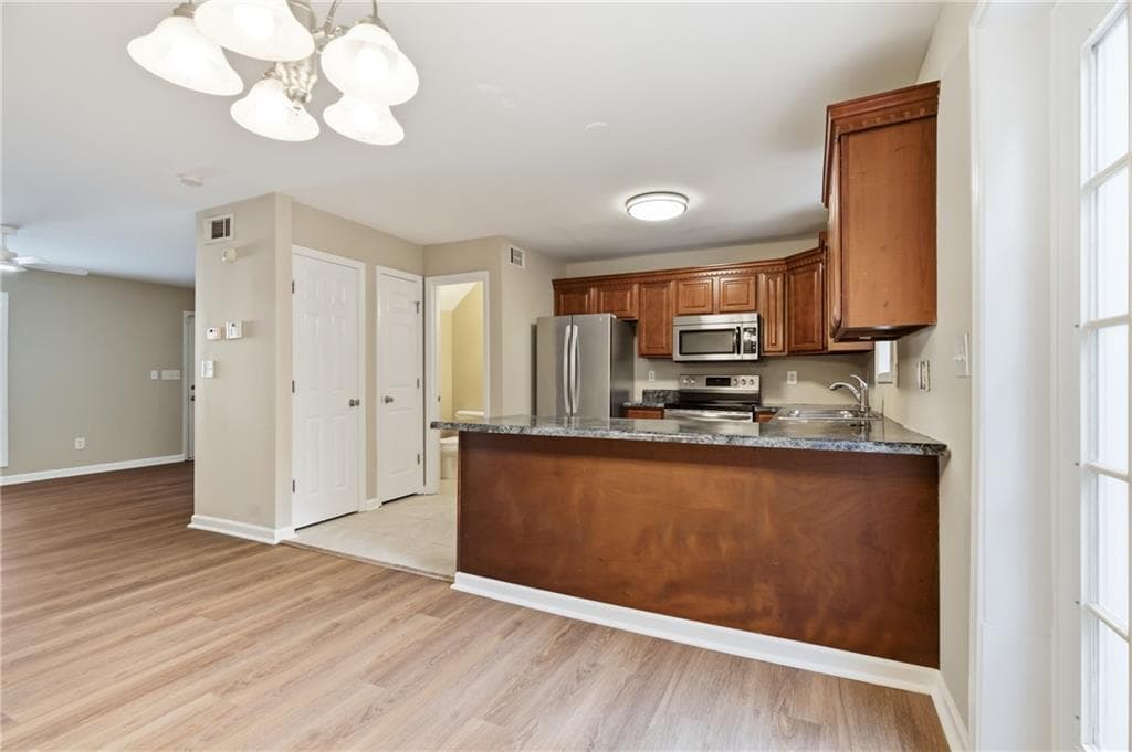 2 bedroom, 3 bathroom, 1,214 sq ft condominium under contract at 908 Summer Place, Norcross, GA 30071 — photo 10
