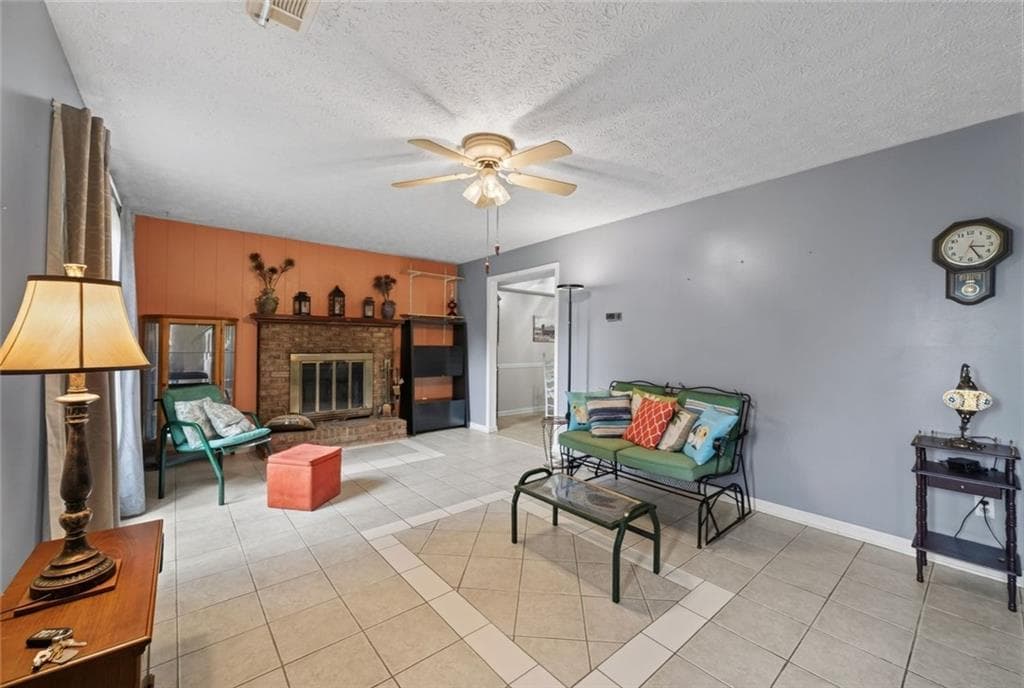 3 bedroom, 3 bathroom, 1,368 sq ft single family residence under contract at 3679 Pointer Road, Loganville, GA 30052 — photo 7