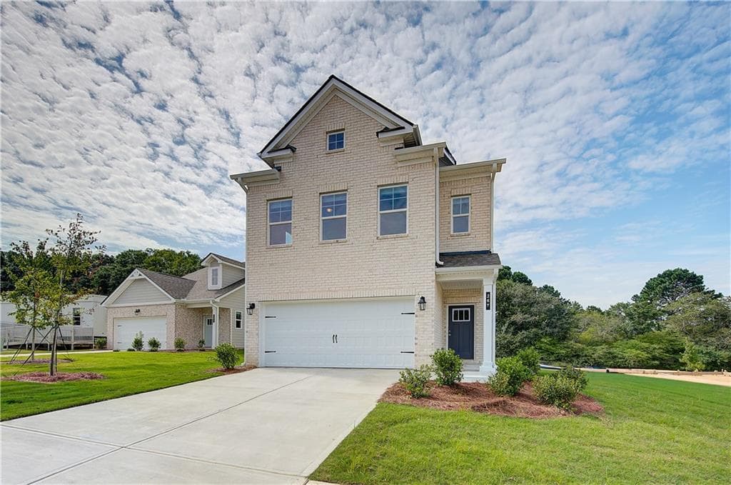 3 bedroom, 3 bathroom, 1,885 sq ft single family residence under contract at 326 Bedford Trace, Conyers, GA 30094 — photo 2