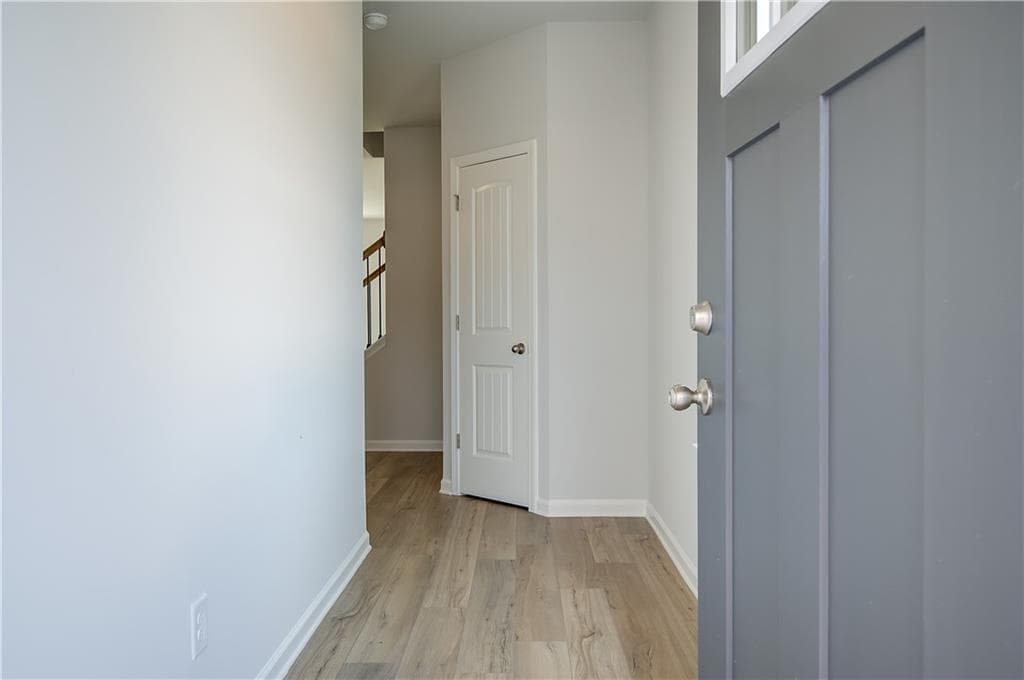 3 bedroom, 3 bathroom, 1,885 sq ft single family residence under contract at 326 Bedford Trace, Conyers, GA 30094 — photo 4