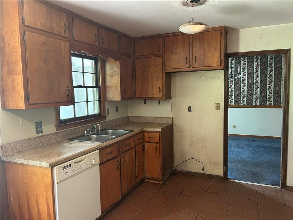 4 bedroom, 3 bathroom, 2,252 sq ft single family residence for sale at 2644 Venus Way, Decatur, GA 30034 — photo 5