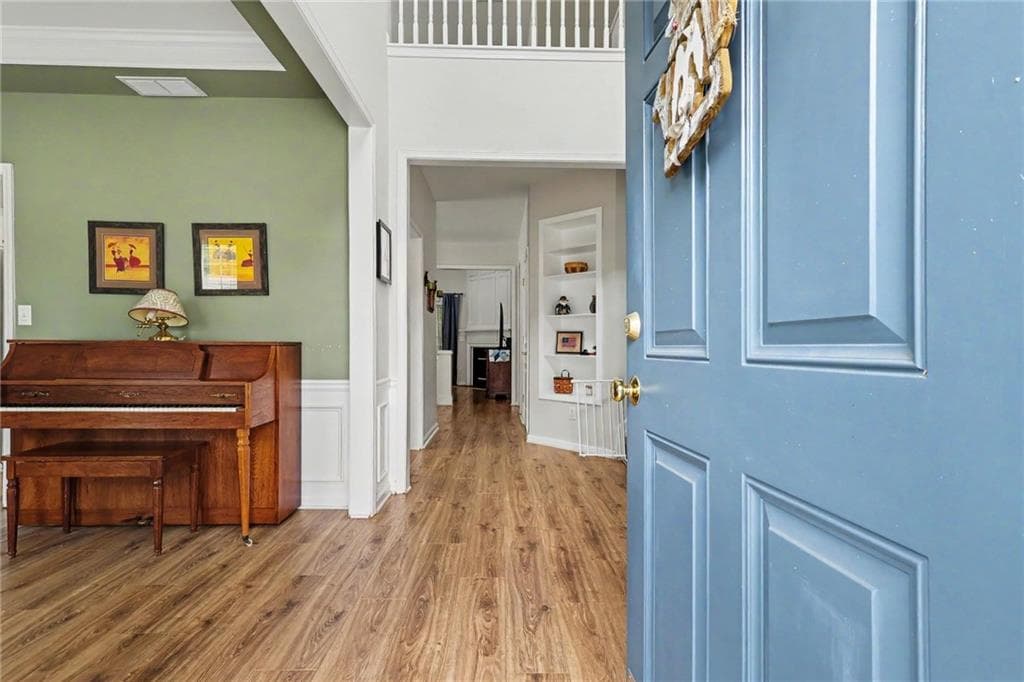 3 bedroom, 3 bathroom, 2,328 sq ft single family residence for sale at 3324 Hampreston Way, Kennesaw, GA 30144 — photo 2
