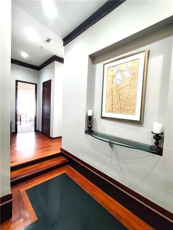 2 bedroom, 2 bathroom, 1,424 sq ft condominium for sale at 3334 Peachtree Road 1712, Atlanta, GA 30326 — photo 4
