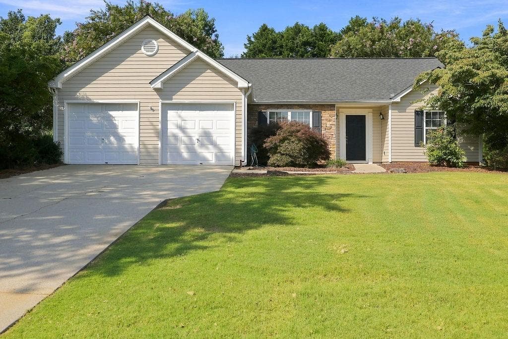 3 bedroom, 2 bathroom, 1,794 sq ft single family residence for sale at 5015 Teal Trail, Cumming, GA 30028 — photo 1 of 32