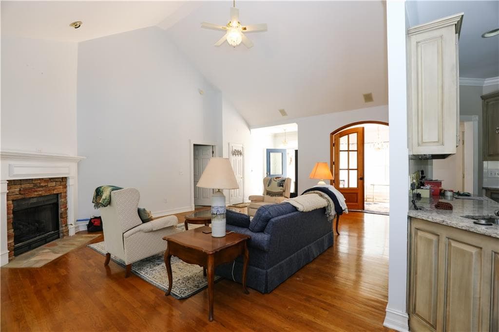 3 bedroom, 3 bathroom, 2,365 sq ft single family residence for sale at 7404 Golfers Point, Villa Rica, GA 30180 — photo 9