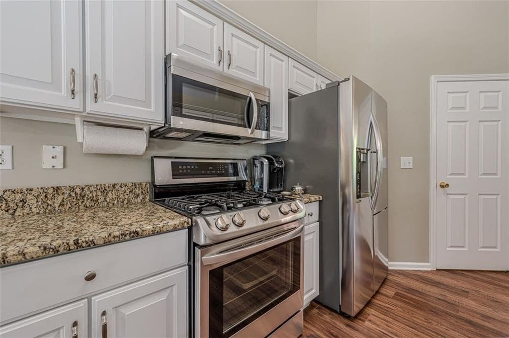 3 bedroom, 2 bathroom, 1,928 sq ft single family residence for sale at 7730 Timberline Ovlk, Cumming, GA 30041 — photo 7