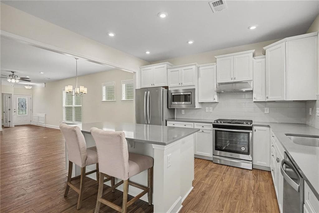 3 bedroom, 2 bathroom, 1,595 sq ft single family residence for sale at 407 Chestatee Court, Griffin, GA 30223 — photo 3