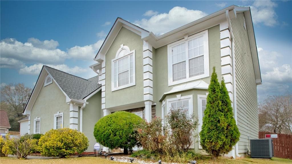 3 bedroom, 3 bathroom, 2,053 sq ft single family residence for sale at 729 River Bridge Drive, Lawrenceville, GA 30046