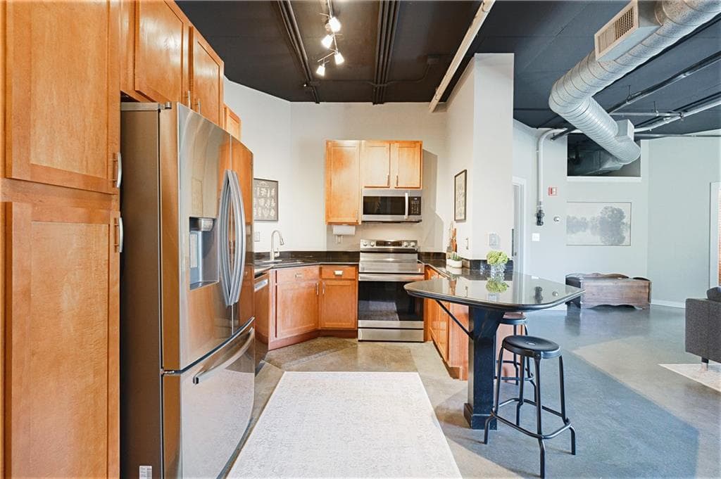 2 bedroom, 2 bathroom, 1,349 sq ft condominium for sale at 395 Central Park Place 210, Atlanta, GA 30312 — photo 6