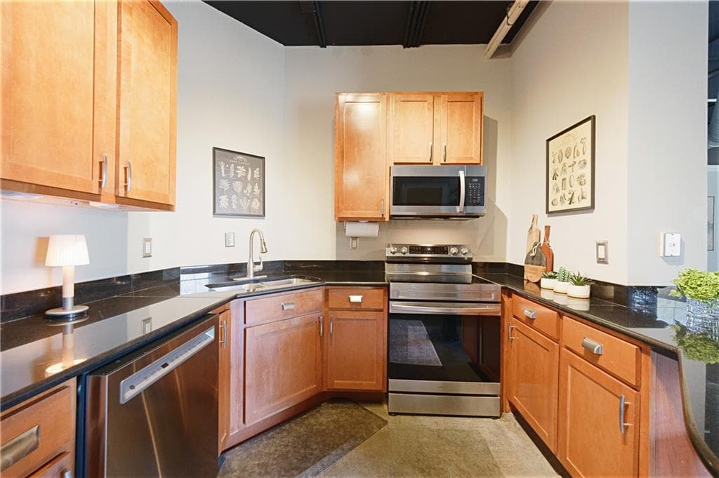 2 bedroom, 2 bathroom, 1,349 sq ft condominium for sale at 395 Central Park Place 210, Atlanta, GA 30312 — photo 8