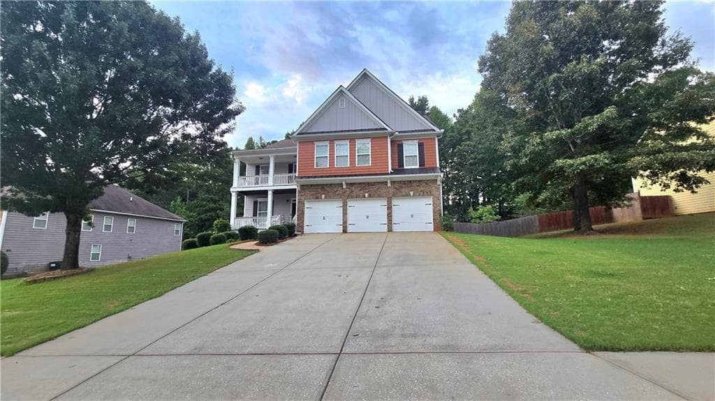 6 bedroom, 4 bathroom, 4,697 sq ft single family residence for sale at 55 Colonial Court, Senoia, GA 30276 — photo 2