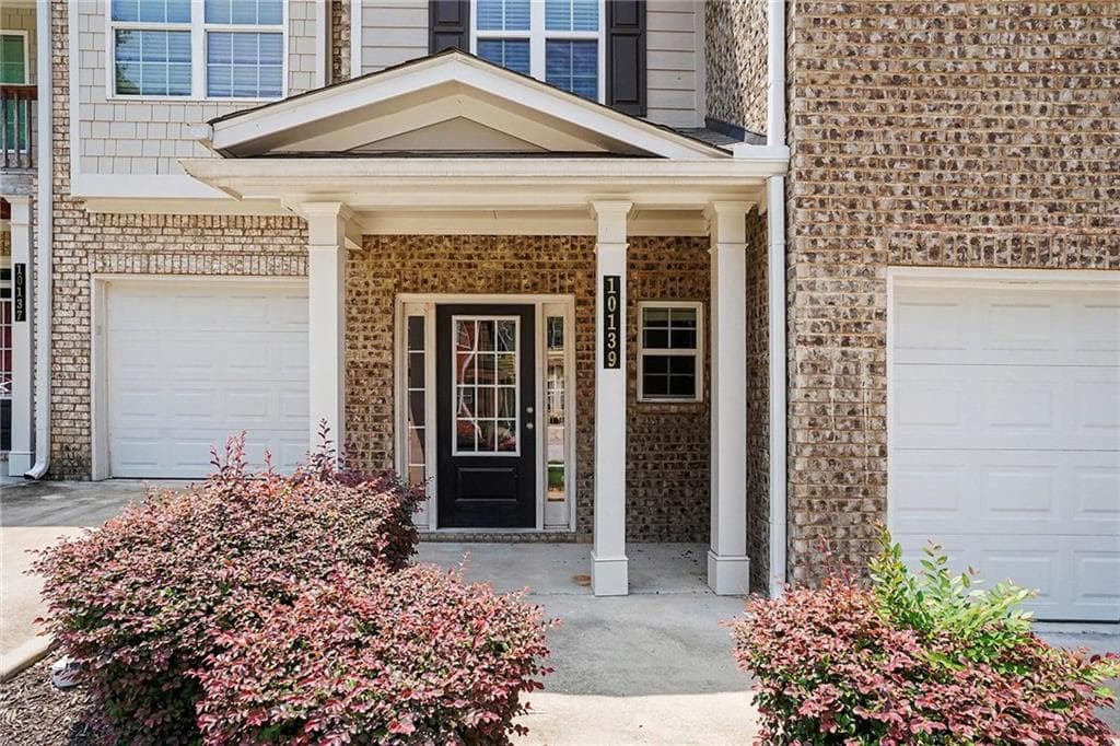3 bedroom, 3 bathroom, 1,628 sq ft townhouse for rent at 10139 Benton Woods Drive, Covington, GA 30014 for $1,850 a month — photo 2