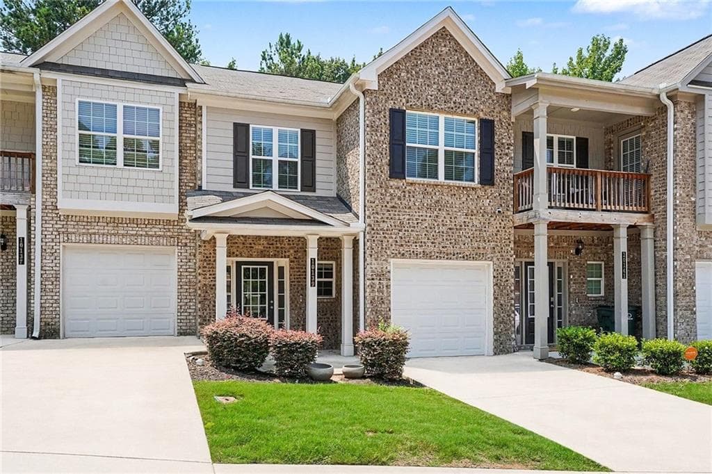 3 bedroom, 3 bathroom, 1,628 sq ft townhouse for rent at 10139 Benton Woods Drive, Covington, GA 30014 for $1,850 a month — photo 3