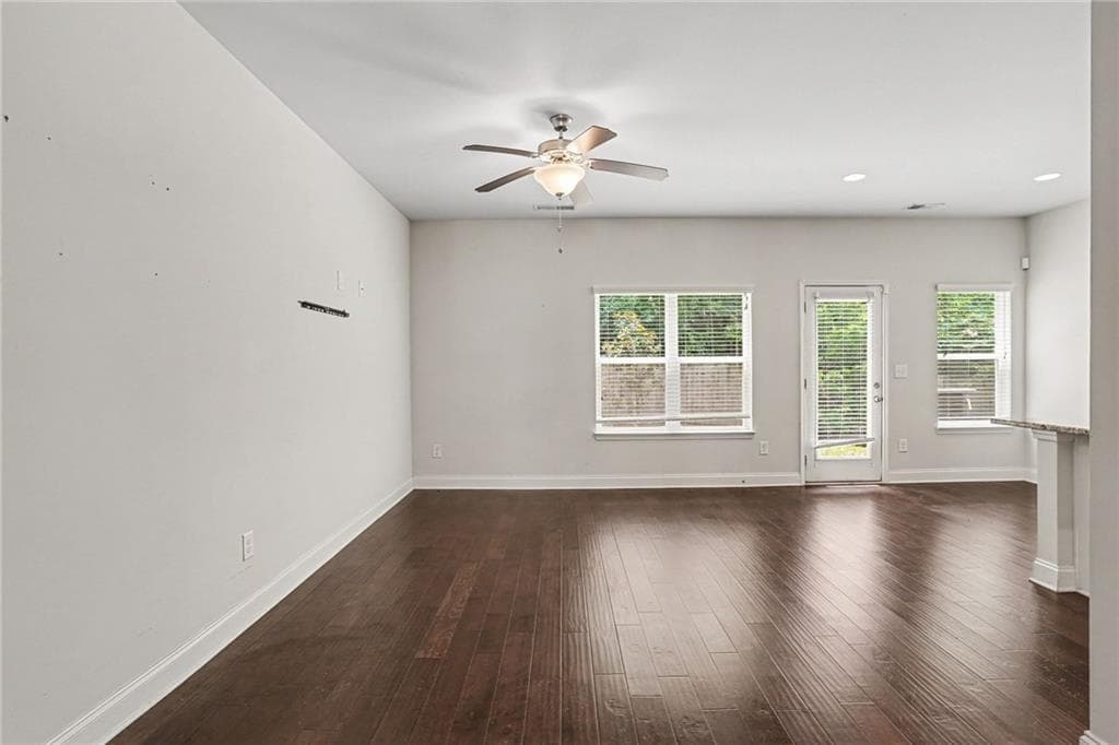 3 bedroom, 3 bathroom, 1,628 sq ft townhouse for rent at 10139 Benton Woods Drive, Covington, GA 30014 for $1,850 a month — photo 5