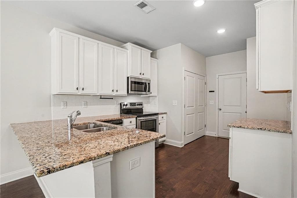 3 bedroom, 3 bathroom, 1,628 sq ft townhouse for rent at 10139 Benton Woods Drive, Covington, GA 30014 for $1,850 a month — photo 7