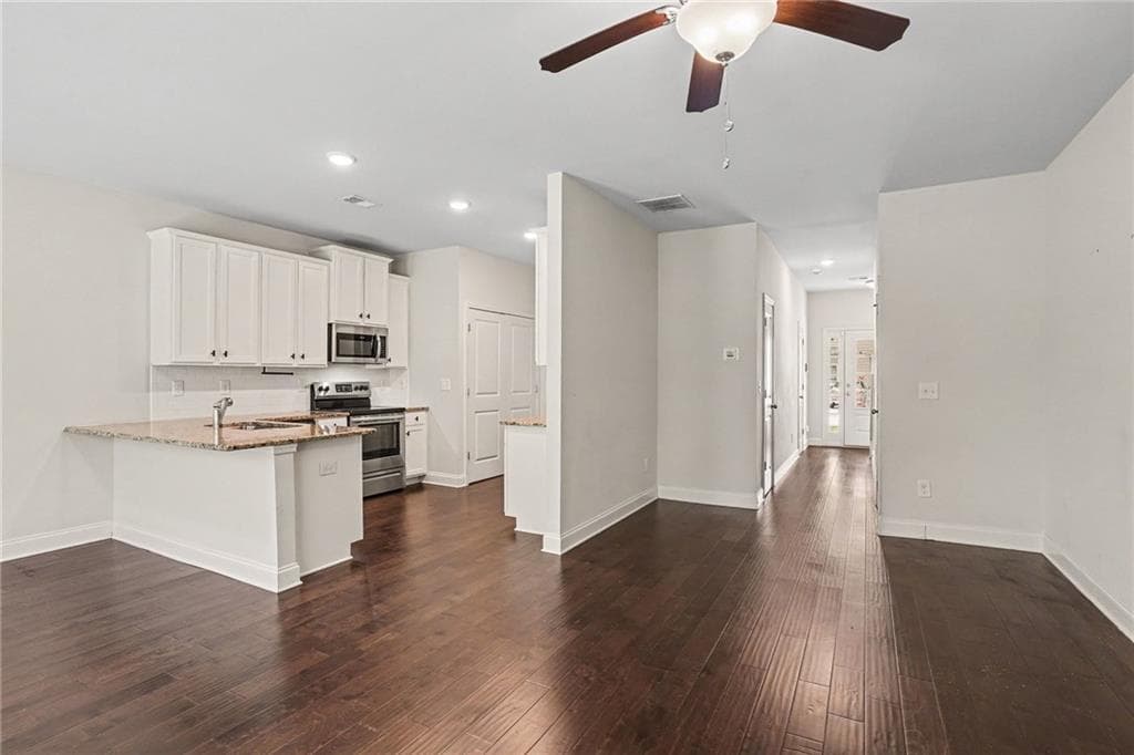 3 bedroom, 3 bathroom, 1,628 sq ft townhouse for rent at 10139 Benton Woods Drive, Covington, GA 30014 for $1,850 a month — photo 10