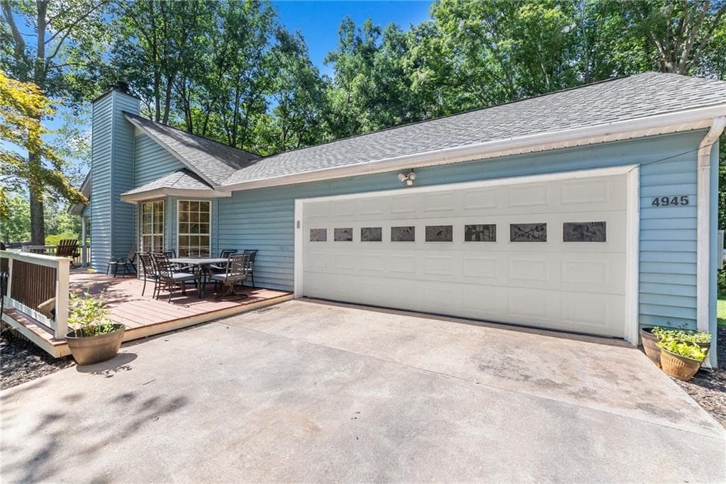 3 bedroom, 3 bathroom, 1,582 sq ft single family residence for sale at 4945 Mccoy Circle, Cumming, GA 30040 — photo 2