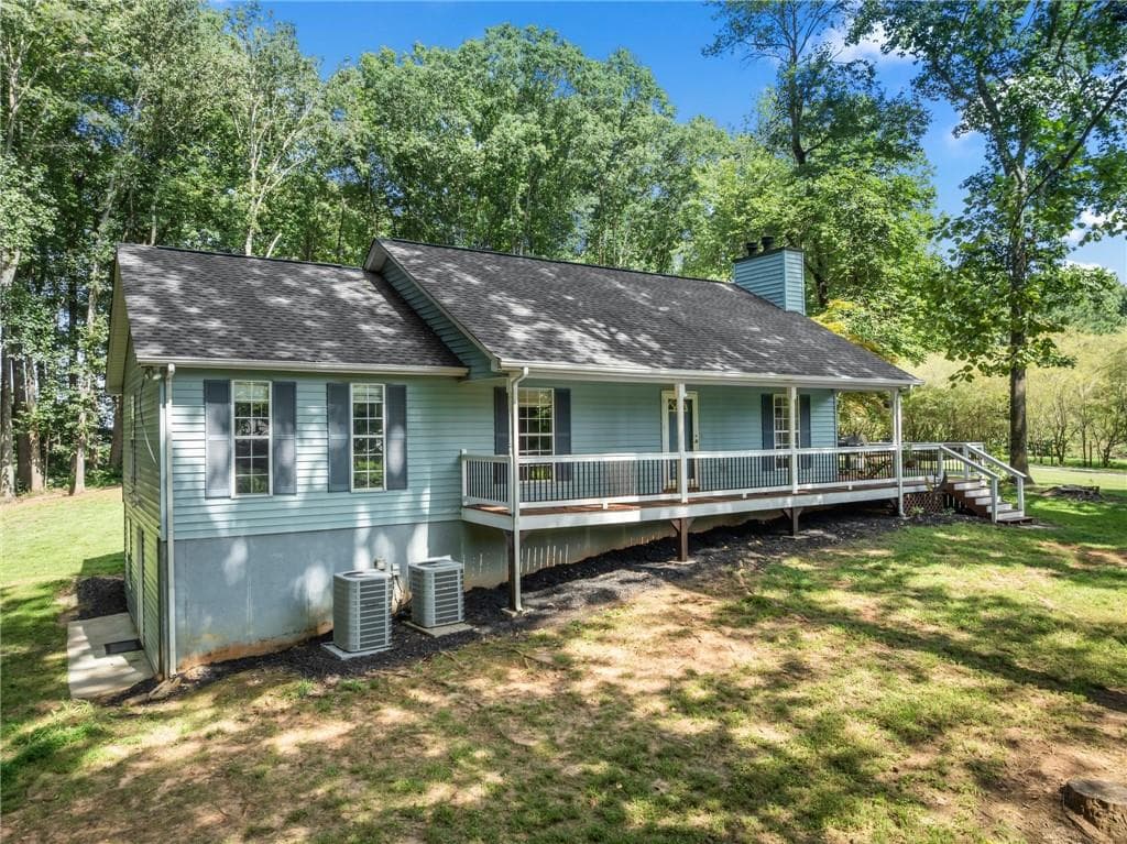 3 bedroom, 3 bathroom, 1,582 sq ft single family residence for sale at 4945 Mccoy Circle, Cumming, GA 30040 — photo 5