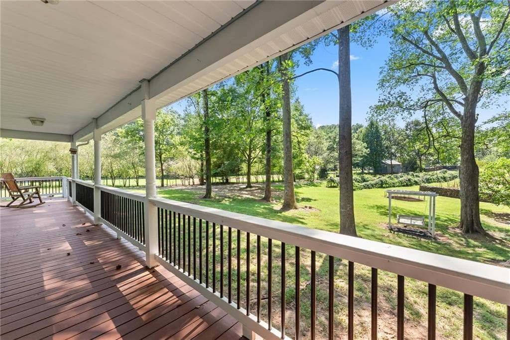 3 bedroom, 3 bathroom, 1,582 sq ft single family residence for sale at 4945 Mccoy Circle, Cumming, GA 30040 — photo 7