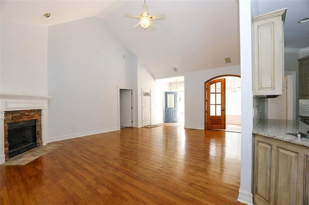 3 bedroom, 3 bathroom, 2,365 sq ft single family residence for sale at 7404 Golfers Point, Villa Rica, GA 30180 — photo 10