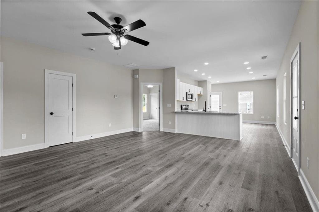 3 bedroom, 2 bathroom, 1,350 sq ft single family residence under contract at 524 Branch Street, Cedartown, GA 30125 — photo 3