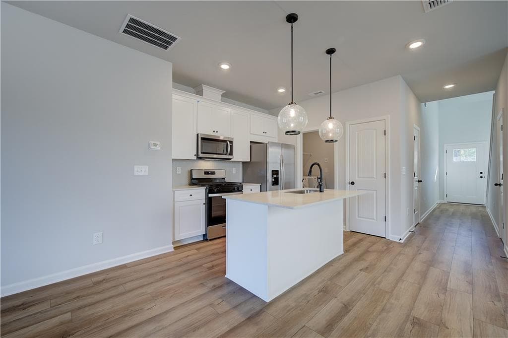 4 bedroom, 4 bathroom, 2,163 sq ft single family residence for sale at 332 Bedford Trace, Conyers, GA 30094 — photo 8