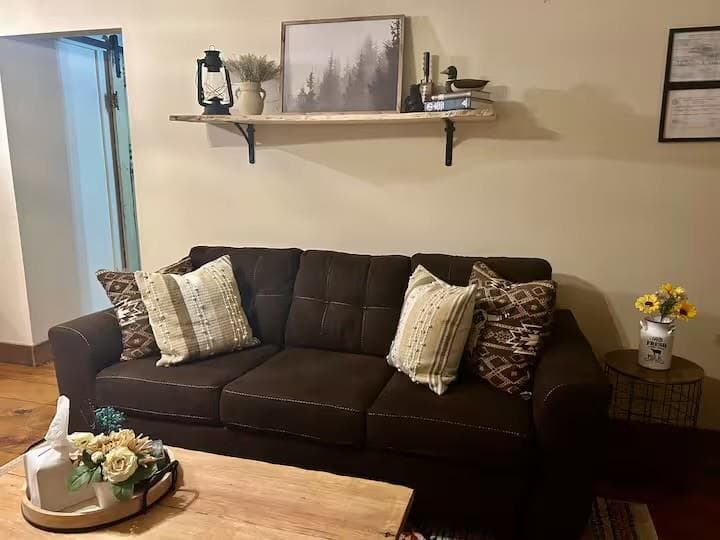2 bedroom, 1 bathroom, 756 sq ft single family residence for sale at 7932 Highway 75 Alt, Helen, GA 30545 — photo 8