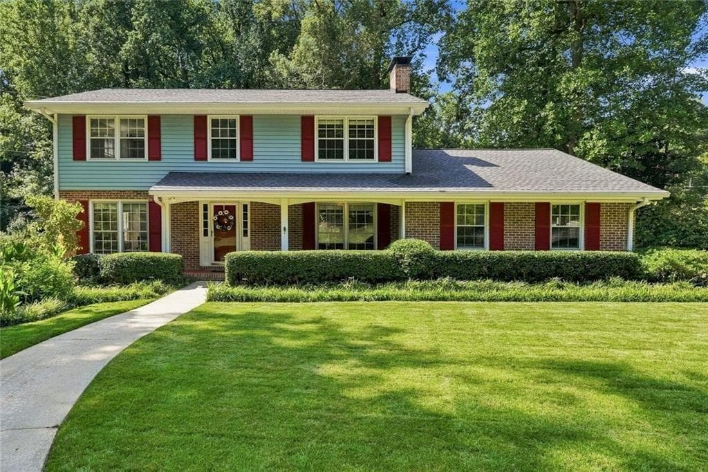 4 bedroom, 3 bathroom, 2,905 sq ft single family residence sold at 2820 Briarglen Drive, Atlanta, GA 30340