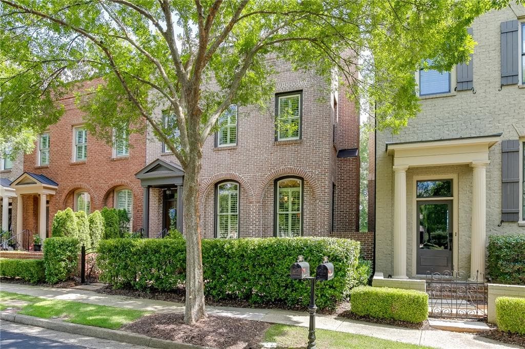 3 bedroom, 4 bathroom, 3,024 sq ft townhouse for sale at 3111 Neal Court, Cumming, GA 30041 — photo 3