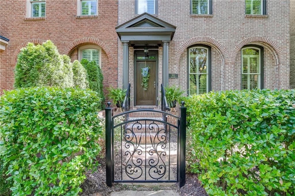 3 bedroom, 4 bathroom, 3,024 sq ft townhouse for sale at 3111 Neal Court, Cumming, GA 30041 — photo 4