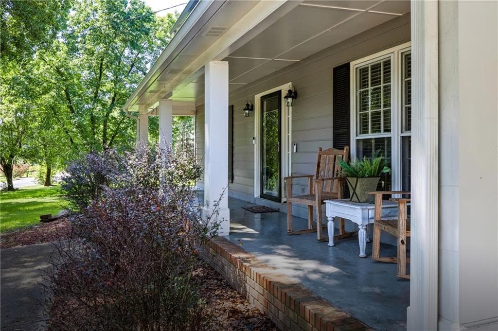 4 bedroom, 3 bathroom, 2,788 sq ft single family residence for sale at 365 Timber Mill Circle, Carrollton, GA 30116 — photo 4