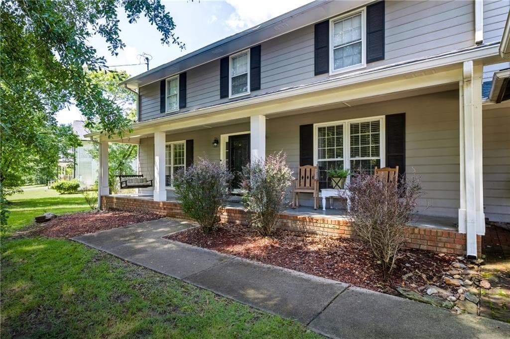 4 bedroom, 3 bathroom, 2,788 sq ft single family residence for sale at 365 Timber Mill Circle, Carrollton, GA 30116 — photo 5