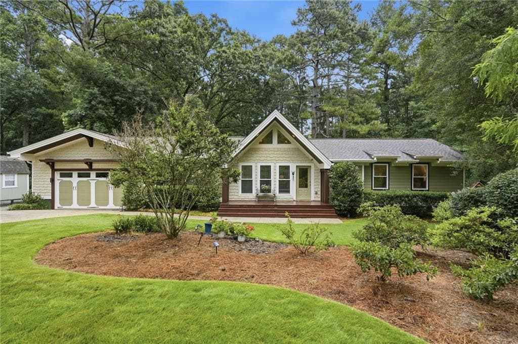 2945 Lakeside Drive, Cumming, GA 30041 — most recent listing photo