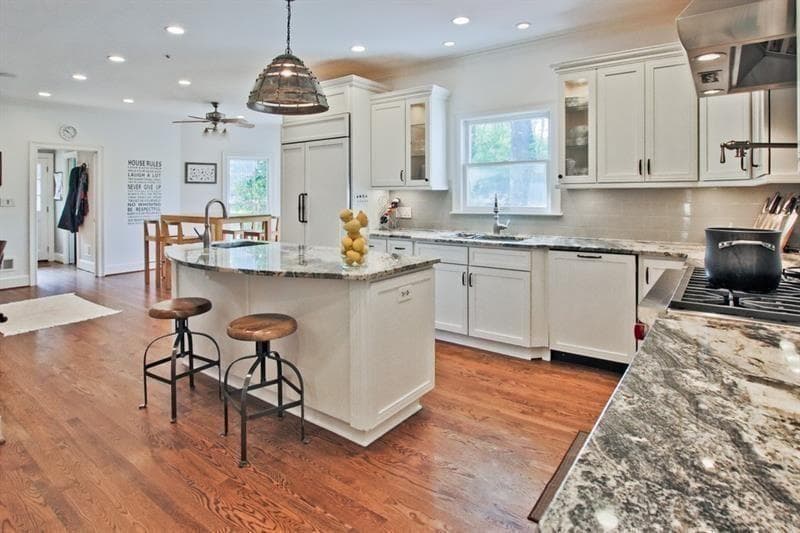 5 bedroom, 7 bathroom, 7,490 sq ft single family residence for rent at 4 Harris Glen, Atlanta, GA 30327 for $13,000 a month — photo 10