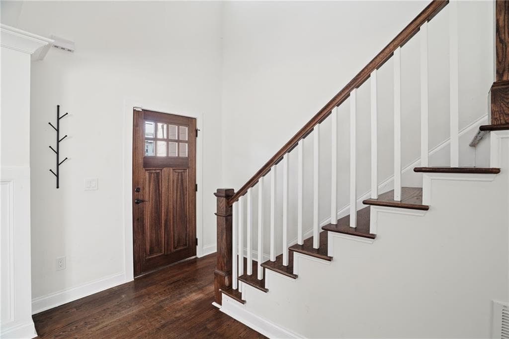 5 bedroom, 3 bathroom, 2,324 sq ft single family residence for rent at 210 S Howard Street, Atlanta, GA 30317 for $3,800 a month — photo 2