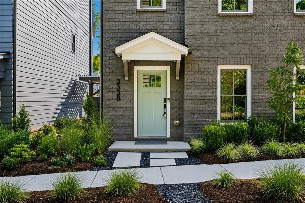 3 bedroom, 3 bathroom, 1,755 sq ft single family residence for sale at 3338 Springhaven Avenue, Hapeville, GA 30354 — photo 2