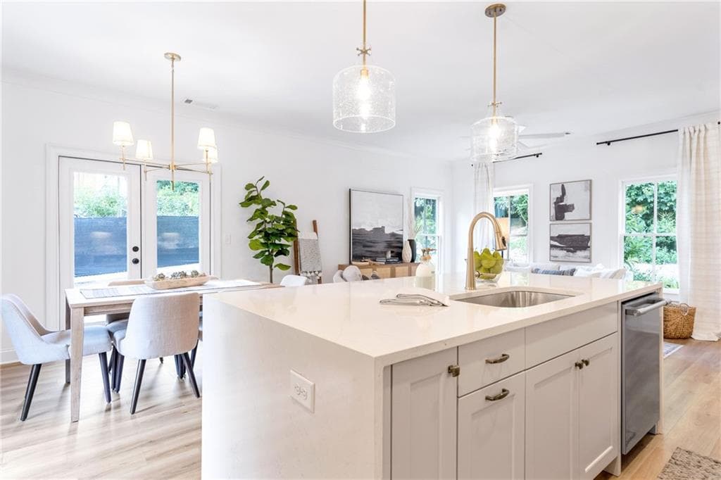 3 bedroom, 3 bathroom, 1,755 sq ft single family residence for sale at 3338 Springhaven Avenue, Hapeville, GA 30354 — photo 7