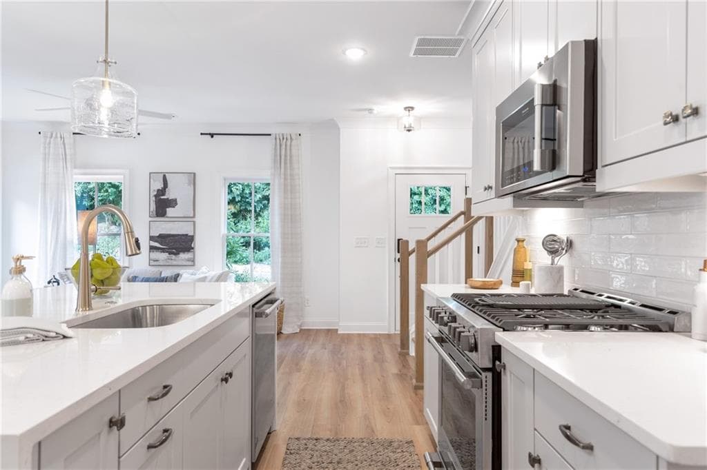 3 bedroom, 3 bathroom, 1,755 sq ft single family residence for sale at 3338 Springhaven Avenue, Hapeville, GA 30354 — photo 9