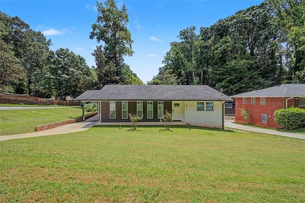 5 bedroom, 3 bathroom, 2,488 sq ft single family residence for sale at 2074 Montrose Drive, East Point, GA 30344 — photo 2