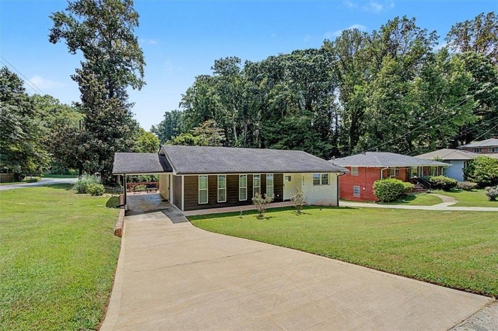 5 bedroom, 3 bathroom, 2,488 sq ft single family residence for sale at 2074 Montrose Drive, East Point, GA 30344 — photo 3
