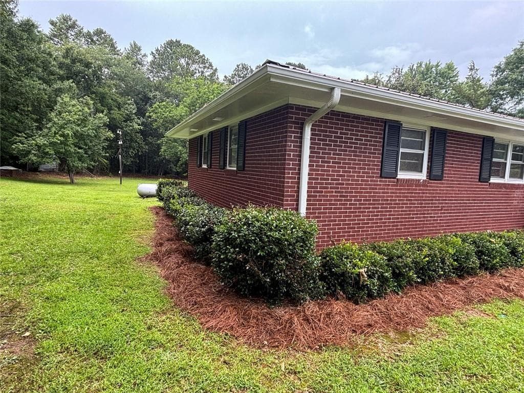 3 bedroom, 1 bathroom, 1,196 sq ft single family residence for sale at 115 Pineview Lane, Hartwell, GA 30643 — photo 2
