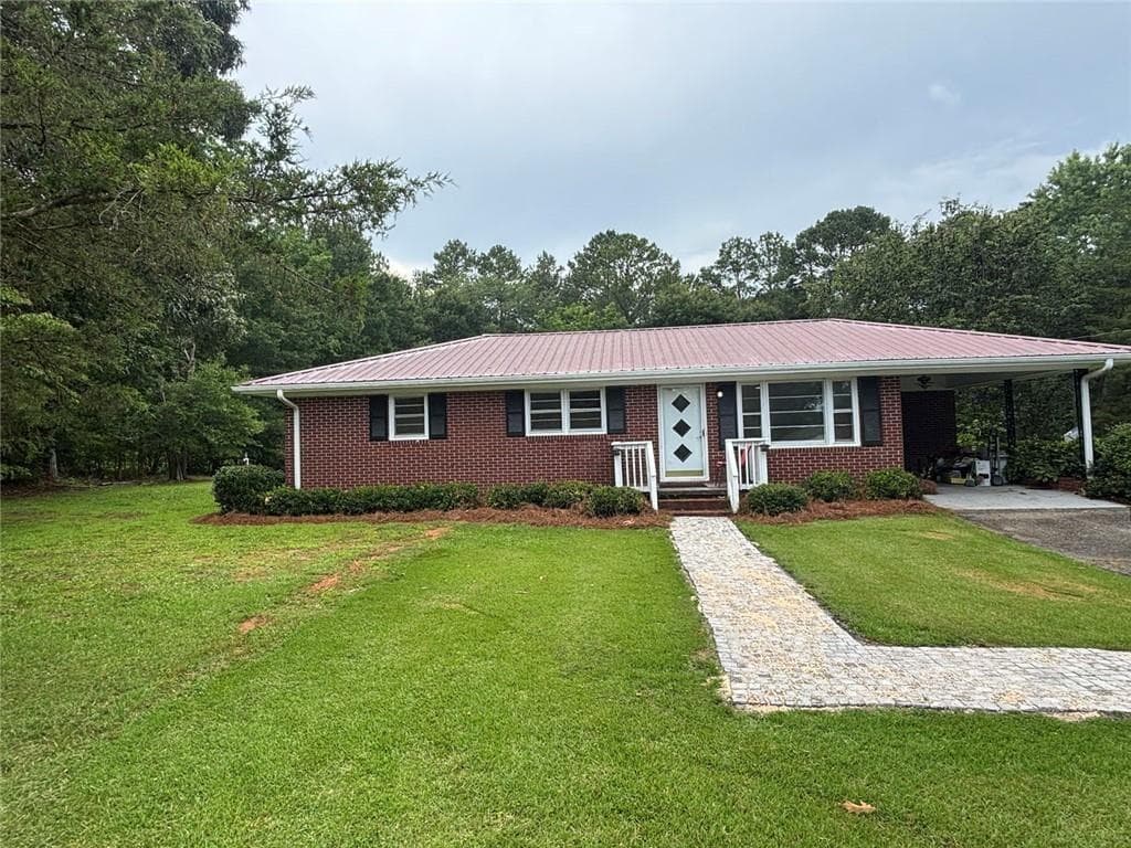 3 bedroom, 1 bathroom, 1,196 sq ft single family residence for sale at 115 Pineview Lane, Hartwell, GA 30643 — photo 3