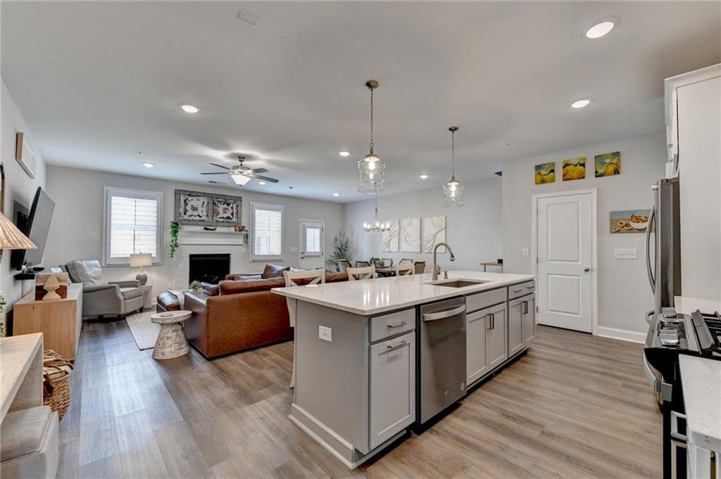 3 bedroom, 3 bathroom, 2,137 sq ft townhouse under contract at 1759 Evenstad Way, Smyrna, GA 30080 — photo 2