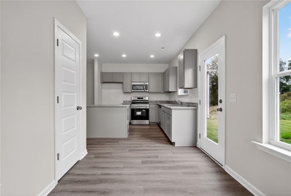 3 bedroom, 3 bathroom, 1,214 sq ft single family residence under contract at 209 Rory Drive, Calhoun, GA 30701 — photo 10
