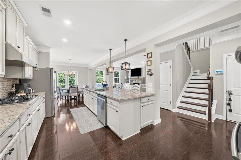 4 bedroom, 3 bathroom, 3,198 sq ft single family residence for sale at 2920 Prestwood Drive, Cumming, GA 30040 — photo 9