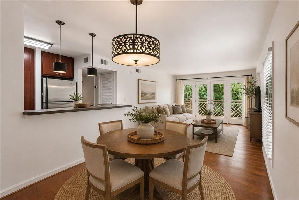 2 bedroom, 1 bathroom, 1,036 sq ft condominium under contract at 3650 Ashford Dunwoody Road 428, Brookhaven, GA 30319 — photo 4