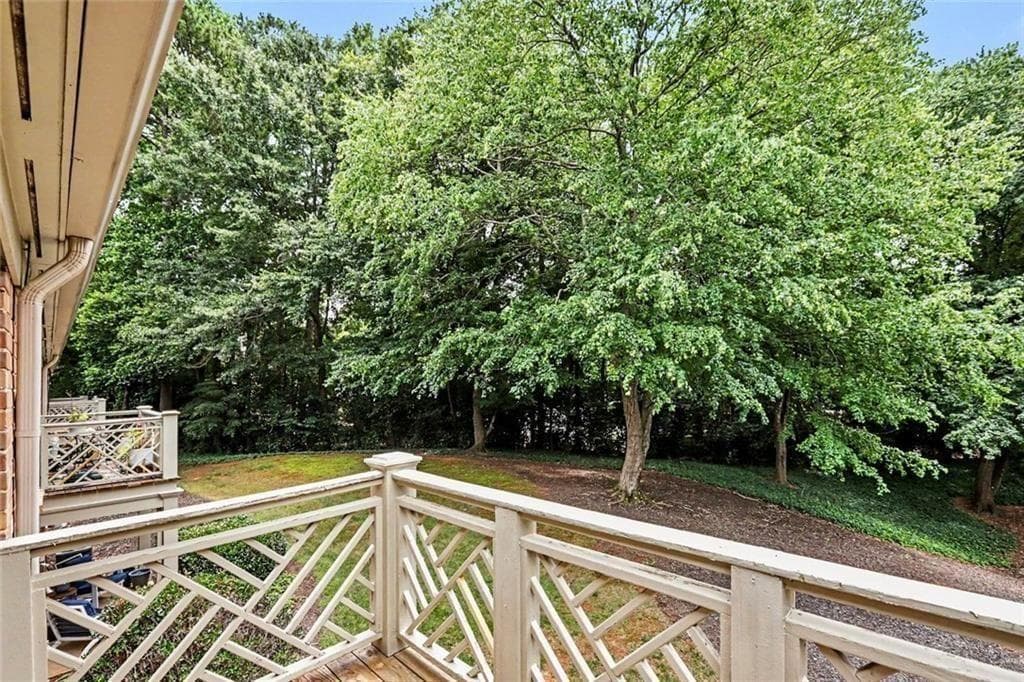 2 bedroom, 1 bathroom, 1,036 sq ft condominium under contract at 3650 Ashford Dunwoody Road 428, Brookhaven, GA 30319 — photo 8