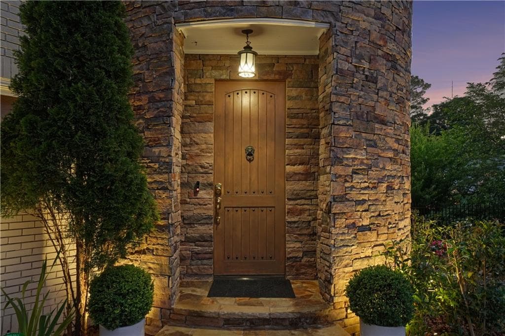 4 bedroom, 6 bathroom, 6,858 sq ft single family residence under contract at 1780 Merton Road, Atlanta, GA 30306 — photo 9